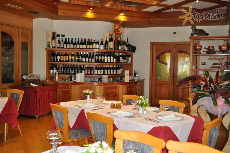 Фото отеля Tourist Hotel 3* Cervinia Itālija bāri un restorāni