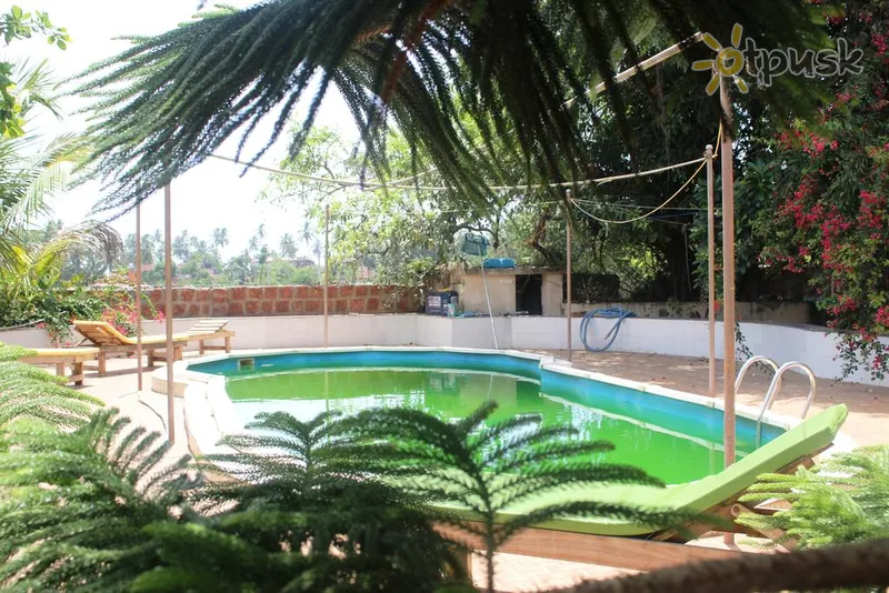 Фото отеля Ashoka King Hotel 2* Šiaurės Goa Indija išorė ir baseinai
