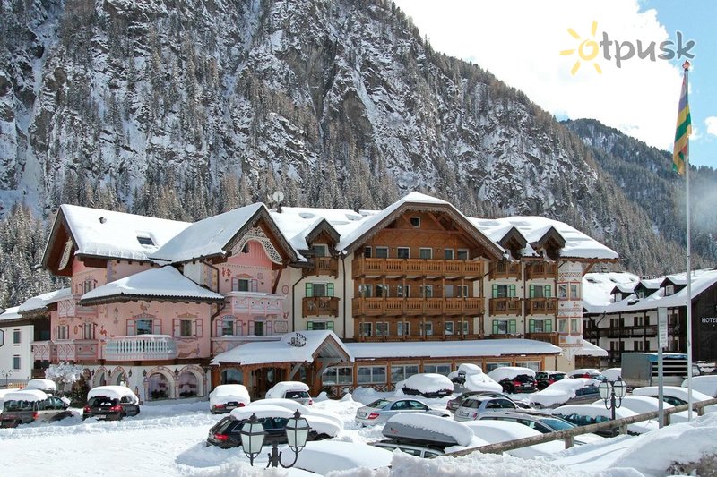 Фото отеля Soreghes Gran Chalet Hotel & Club 4* Кампителло-ди-Фасса Италия экстерьер и бассейны