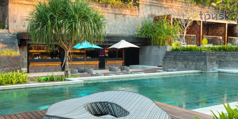 Фото отеля Indigo Bali Seminyak Beach Hotel 5* Семіньяк (о. Балі) Індонезія екстер'єр та басейни