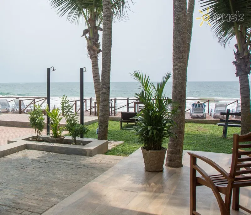 Фото отеля Sapphire Seas Beachfront Hotel 3* Hikaduva Šrilanka ārpuse un baseini