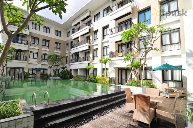 Фото отеля Grand Kuta Hotel & Residence 4* Kuta (Balis) Indonezija išorė ir baseinai