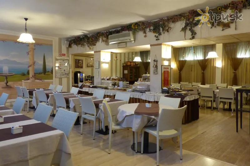 Фото отеля La Residenza Eco Hotel 3* Milanas Italija barai ir restoranai