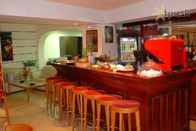 Фото отеля Mantas 4* Loutraki Grieķija bāri un restorāni