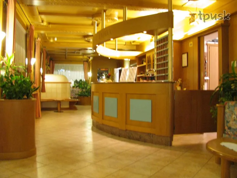 Фото отеля Ladina Holiday Hotel 3* Кампителло-ди-Фасса Италия лобби и интерьер