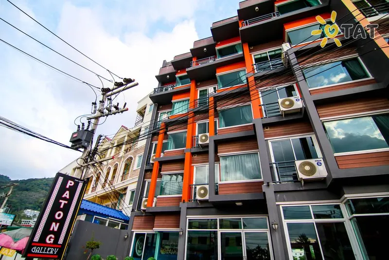 Фото отеля Patong Gallery Hotel 2* о. Пхукет Таїланд екстер'єр та басейни