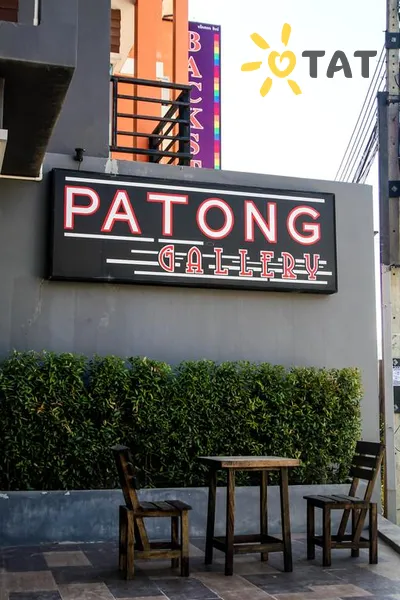 Фото отеля Patong Gallery Hotel 2* о. Пхукет Таїланд екстер'єр та басейни