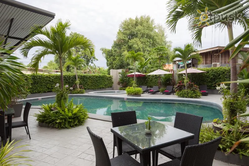 Фото отеля Golden Tulip Essential Pattaya Hotel 3* Паттайя Таїланд екстер'єр та басейни