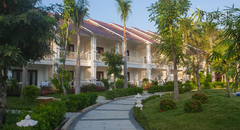 Фото отеля Chez Carole Center Resort & Spa 4* о. Фукуок В'єтнам екстер'єр та басейни