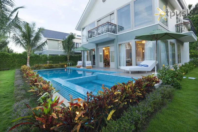 Фото отеля MerPerle SunSet Villas 5* Нячанг В'єтнам екстер'єр та басейни