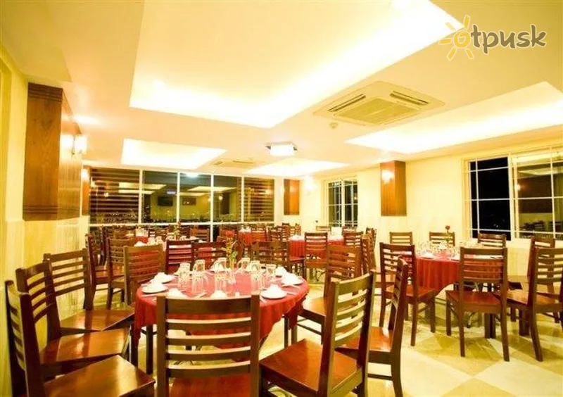 Фото отеля Ngoc Hong 3* Нячанг В'єтнам бари та ресторани