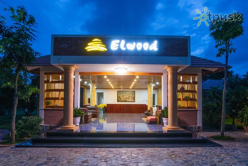Фото отеля Elwood Premier Resort Phu Quoc 4* о. Фукуок Вьетнам экстерьер и бассейны