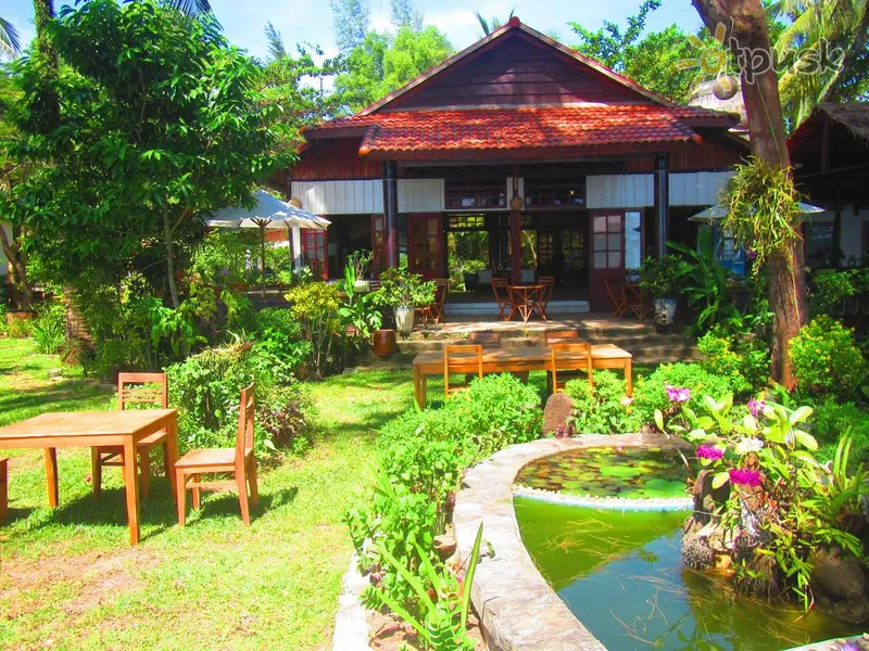 Фото отеля Bamboo Cottages & Restaurant 3* о. Фукуок Вьетнам экстерьер и бассейны