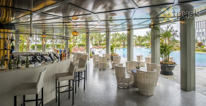 Фото отеля Muong Thanh Luxury Phu Quoc Hotel 5* о. Фукуок Вьетнам бары и рестораны