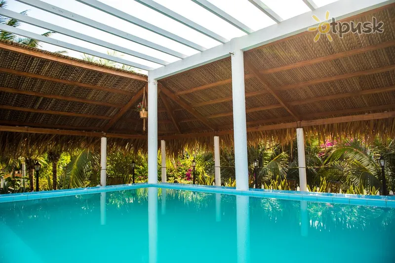 Фото отеля Veranda Beach Resort 3* Фант'єт В'єтнам екстер'єр та басейни