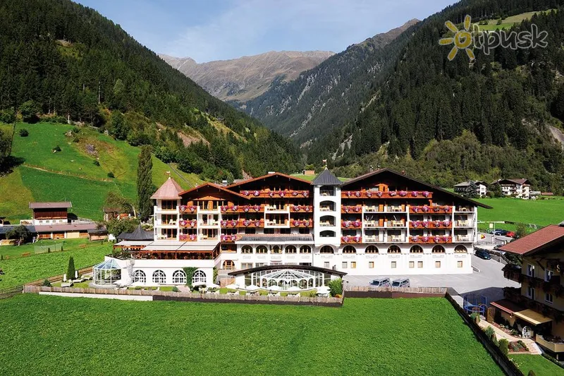 Фото отеля Milderer Hof Hotel 4* Нойштифт Австрия экстерьер и бассейны