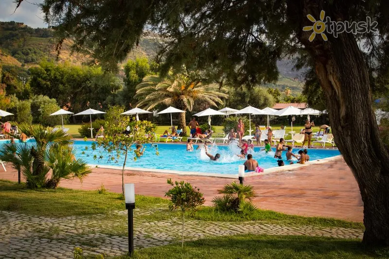 Фото отеля BV Kalafiorita Resort 4* Kalabrija Italija išorė ir baseinai