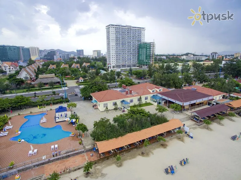 Фото отеля Gio Bien Resort 2* Вунгтау Вьетнам экстерьер и бассейны