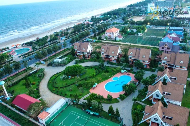Фото отеля Lotus Vung Tau Resort 3* Вунгтау Вьетнам экстерьер и бассейны