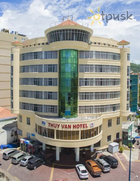 Фото отеля Thuy Van Hotel 2* Вунгтау Вьетнам экстерьер и бассейны