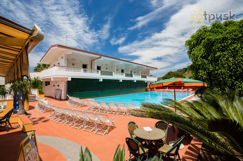 Фото отеля Santa Lucia Hotel 4* Kalabrija Italija išorė ir baseinai