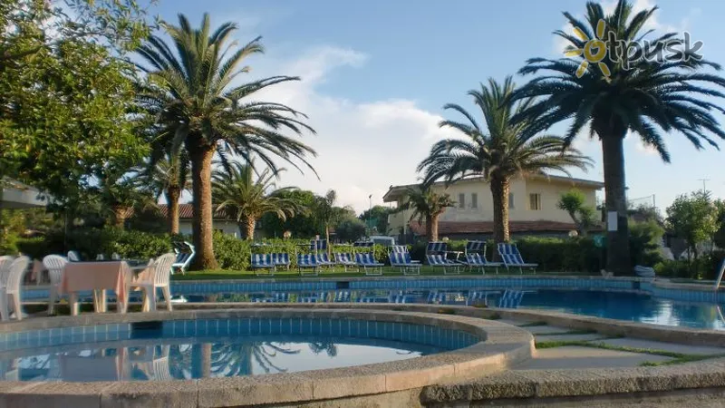 Фото отеля Torre Marino Ricadi Hotel Club 3* Калабрія Італія екстер'єр та басейни
