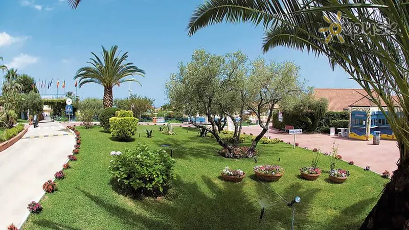 Фото отеля Villaggio Club La Pace 4* Kalabrija Italija išorė ir baseinai