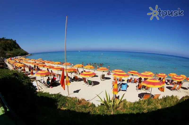 Фото отеля Villaggio Stromboli Hotel 3* Калабрия Италия пляж