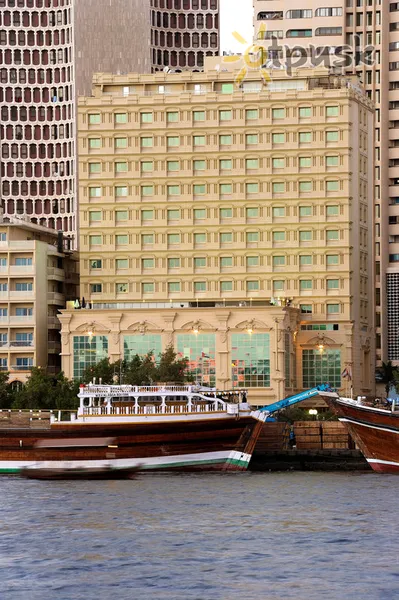 Фото отеля Carlton Tower Hotel 4* Дубай ОАЭ экстерьер и бассейны