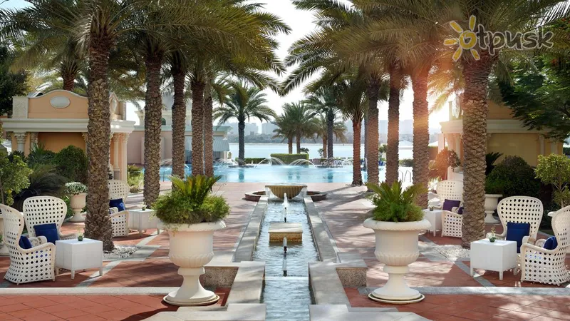 Фото отеля Kempinski Hotel & Residences Palm Jumeirah 5* Dubajus JAE išorė ir baseinai