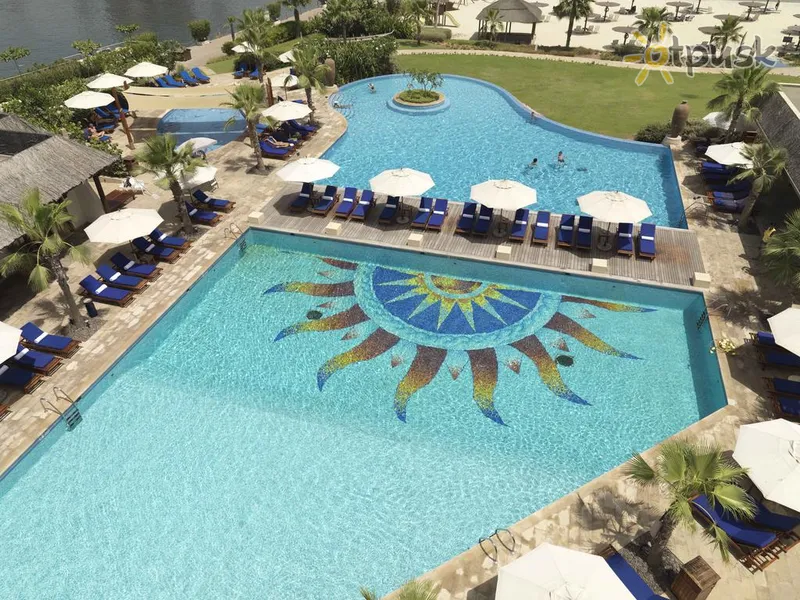 Фото отеля Radisson Blu Resort Sharjah 5* Шарджа ОАЕ екстер'єр та басейни