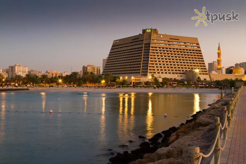 Фото отеля Radisson Blu Resort Sharjah 5* Шарджа ОАЭ экстерьер и бассейны