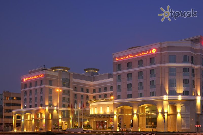 Фото отеля Crowne Plaza Dubai Jumeirah 5* Дубай ОАЭ экстерьер и бассейны
