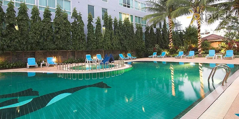 Фото отеля Karon Whale Resort Phuket 3* apie. Puketas Tailandas išorė ir baseinai