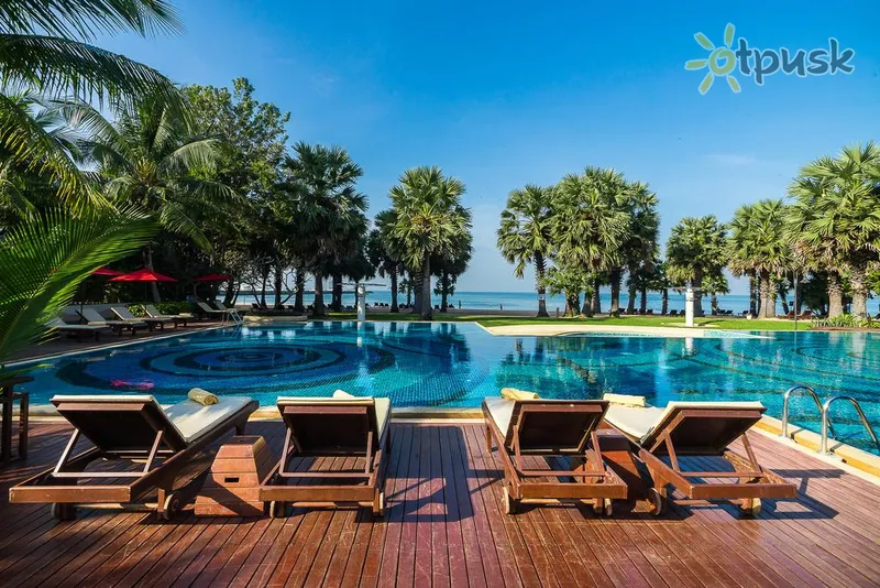 Фото отеля Ravindra Beach Resort & Spa 4* Паттайя Таиланд экстерьер и бассейны