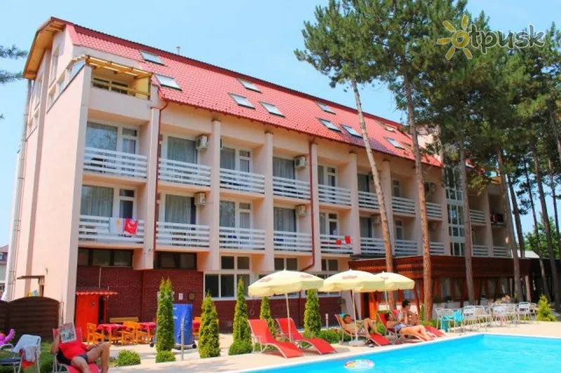 Фото отеля Korona Hotel 3* Siofok Ungārija ārpuse un baseini