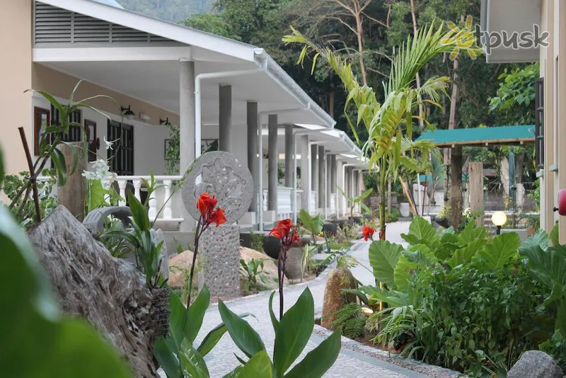 Фото отеля Cabanes Des Anges 3* par. La Digue Seišelu salas ārpuse un baseini
