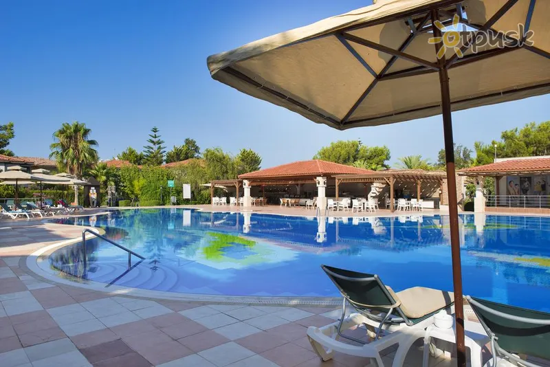 Фото отеля Club Nena HV1 Šoninė Turkija išorė ir baseinai