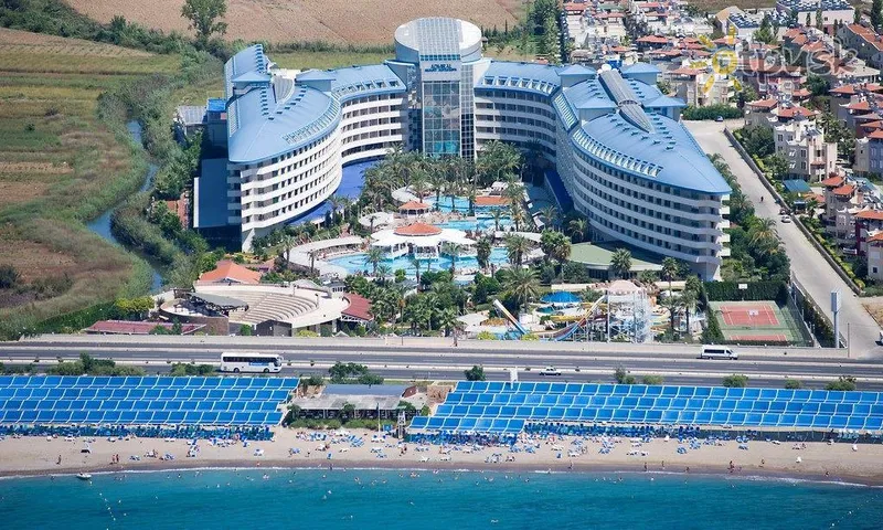 Фото отеля Crystal Admiral Resort Suites & Spa 5* Sānu Turcija ārpuse un baseini