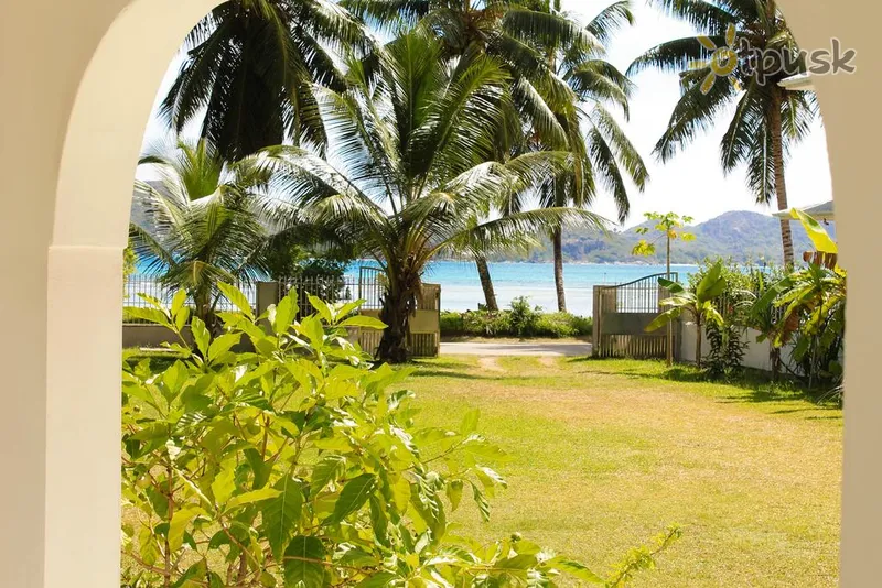 Фото отеля Hide Away Holiday Apartments 3* par. Praslin Seišelu salas ārpuse un baseini