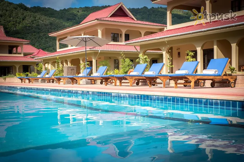 Фото отеля Oasis Hotel Restaurant & Spa 4* par. Praslin Seišelu salas ārpuse un baseini