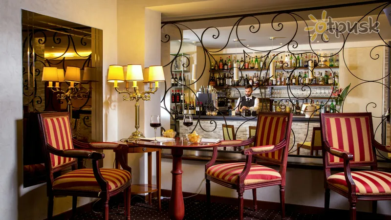 Фото отеля Oxford Hotel 4* Рим Італія бари та ресторани