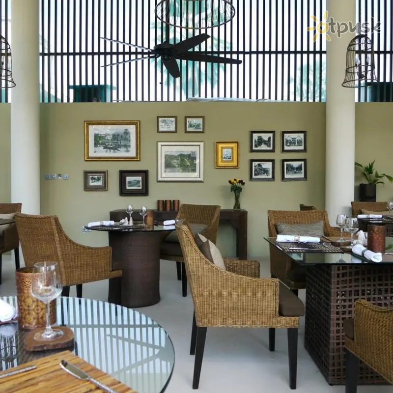 Фото отеля Dhevatara Beach Hotel 5* о. Праслин Сейшельские о-ва бары и рестораны