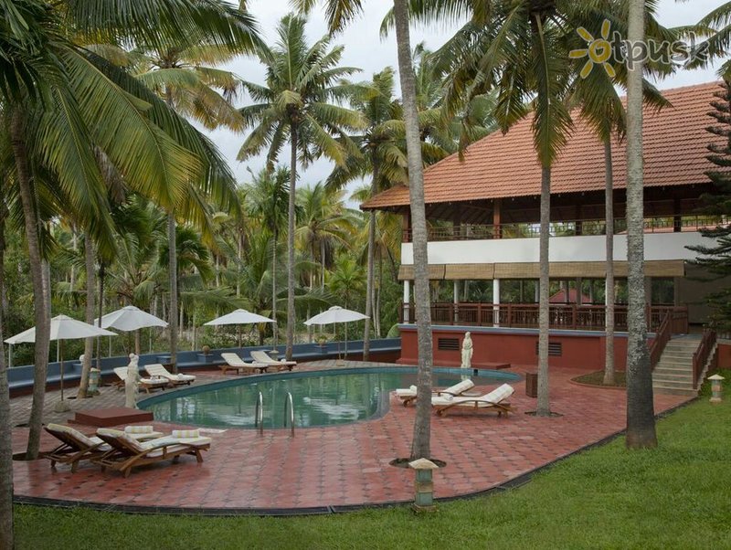 Фото отеля Ayurveda Vaidya Nilayam 4* Керала Индия экстерьер и бассейны