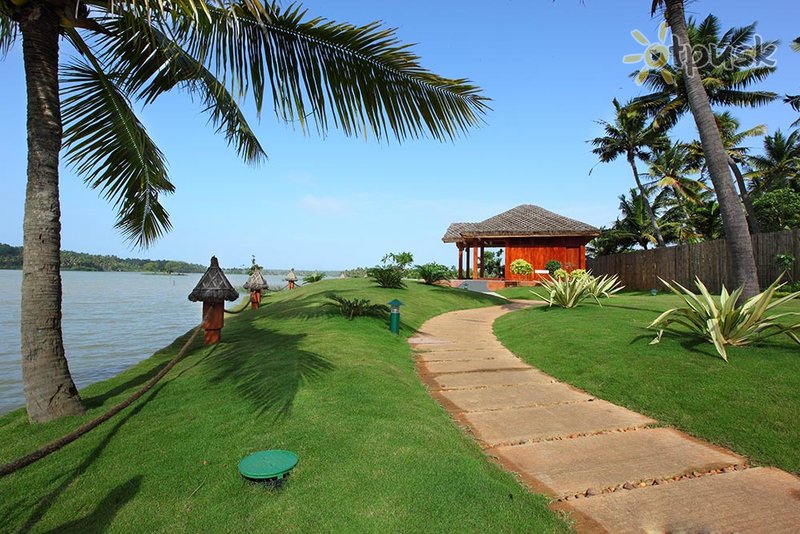 Фото отеля Fragrant Nature Kollam 4* Керала Индия экстерьер и бассейны
