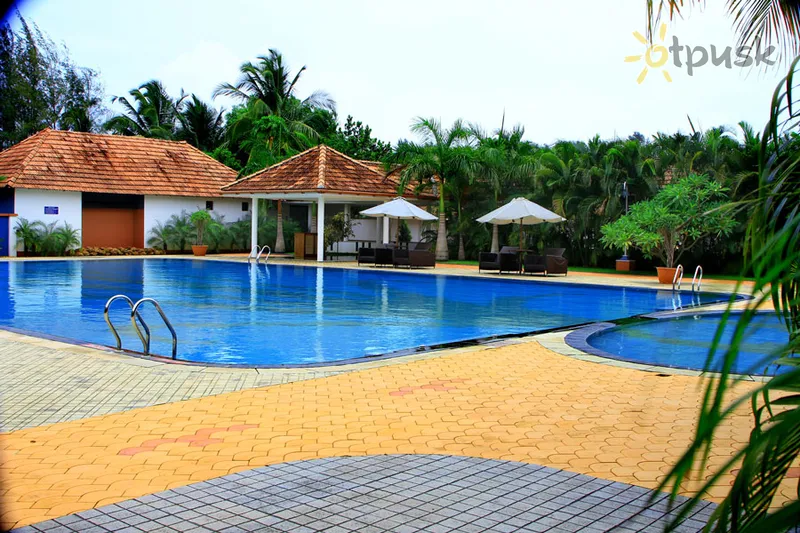 Фото отеля Rajah Beach Hotel 4* Керала Индия экстерьер и бассейны