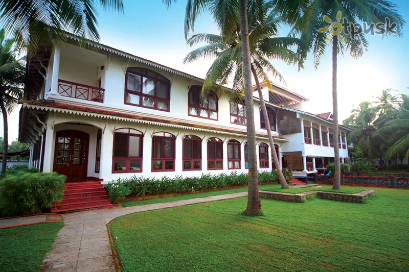 Фото отеля Rajah Island Ayurvedic Resort 4* Керала Индия экстерьер и бассейны