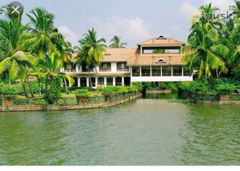 Фото отеля Rajah Island Ayurvedic Resort 4* Керала Индия экстерьер и бассейны