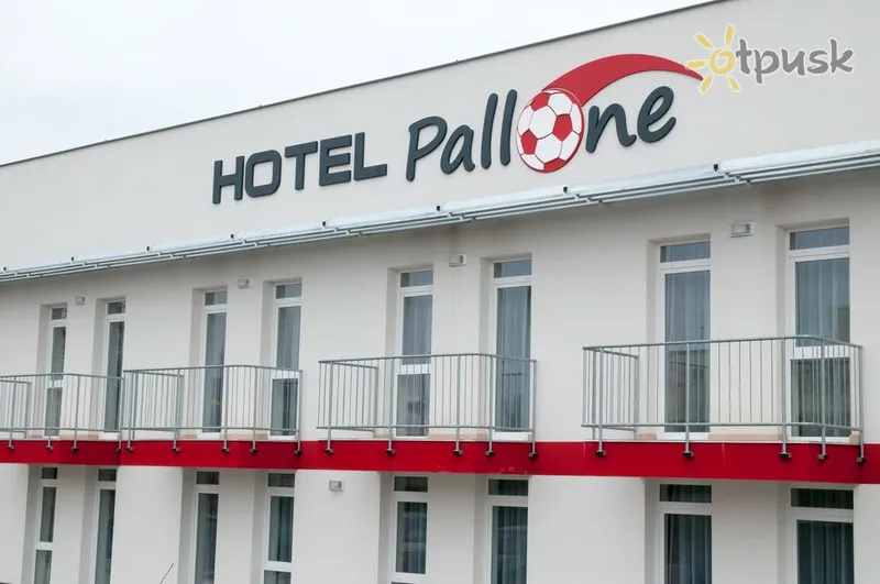 Фото отеля Pallone Hotel 3* Balatonfuredas Vengrija išorė ir baseinai