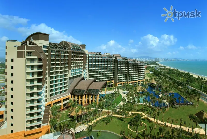 Фото отеля Pullman Oceanview Sanya Bay Resort & Spa 5* о. Хайнань Китай экстерьер и бассейны